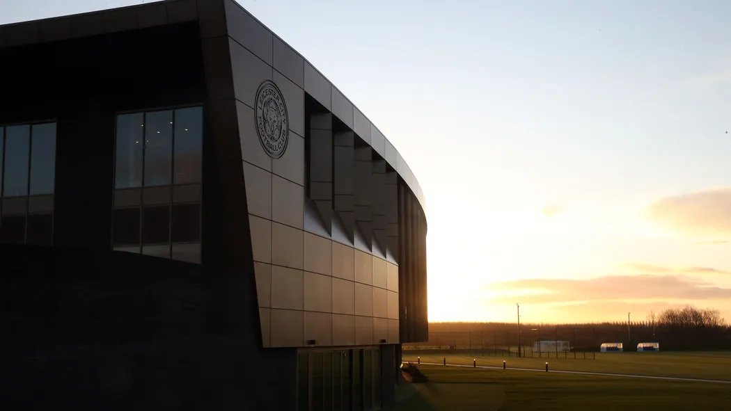 sis's tweet photo. Meet @LCFC's 🆕 training facility!

The 180-acre site features:
⚽️ 21 playing surfaces, including 14 full-size pitches.
 ❄️ 499-seater, floodlit show pitch.
🥼 Elite-standard sports science and medical facilities.
🏋🏾‍♂️ Customised gym and hydrotherapy facilities.

The best in 🇬🇧? https://t.co/5OeRo7YpUO