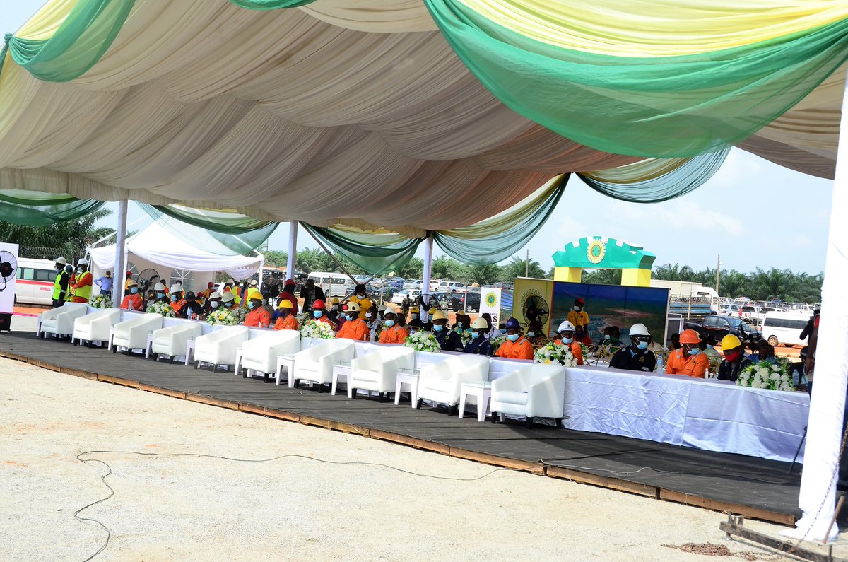 AbbaAudu_'s tweet photo. PHOTO NEWS:
Cross section of dignitaries at the Presidential commissioning of #NPDC's #IGHF and LPG Storage/Dispensing Units in #Ologbo, #Edo State, earlier today. https://t.co/y3Ie8iQ16b