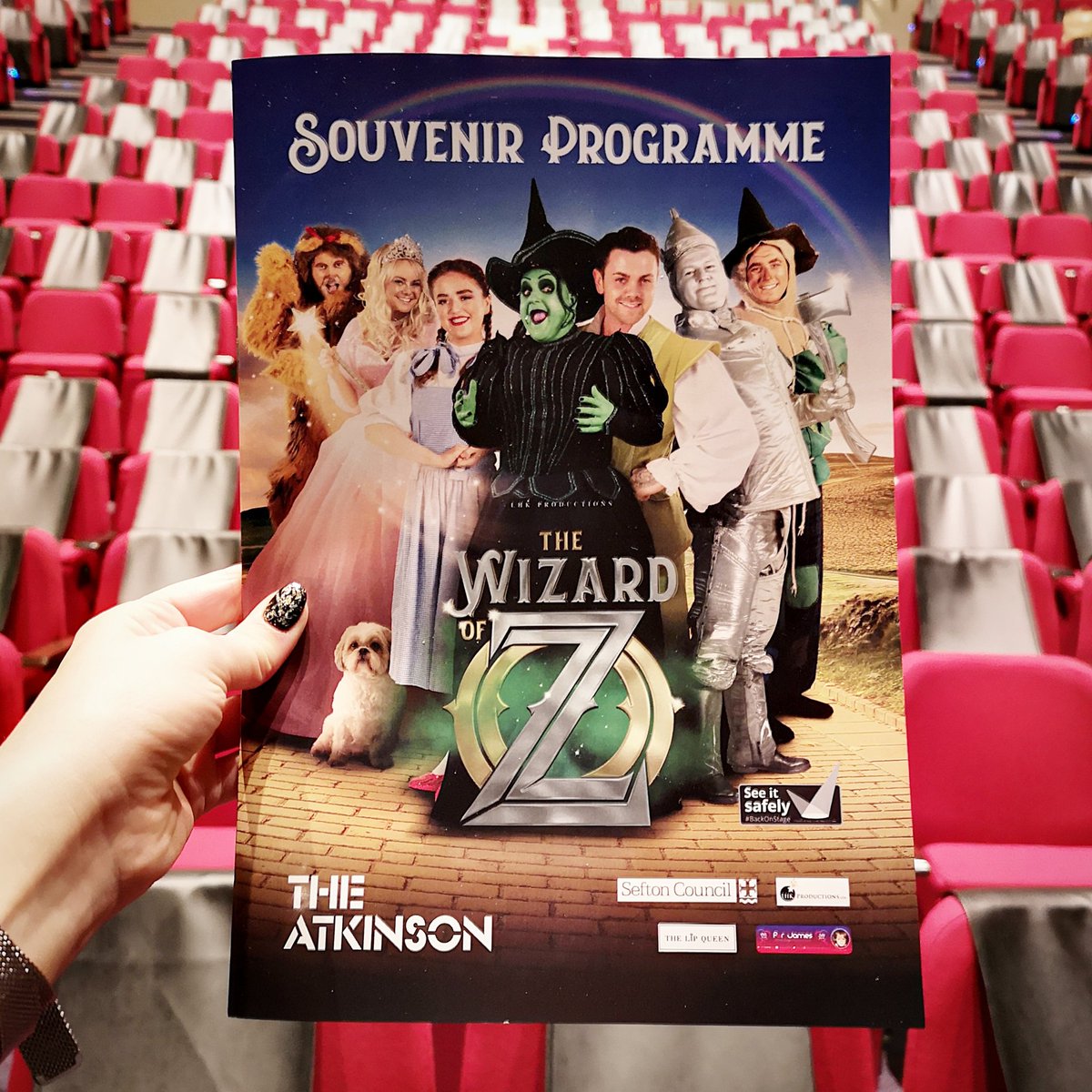 AtkinsonThe's tweet photo. Remember to pick up your Wizard of Oz #panto programme from the Box Office or Theatre Bar. ππ π We've had to do things a little differently this year, but we are still bringing some Christmas magic to Southport! #BackOnStage #TheAtkinson #Soutport #christmas https://t.co/Lc96EL8WuC