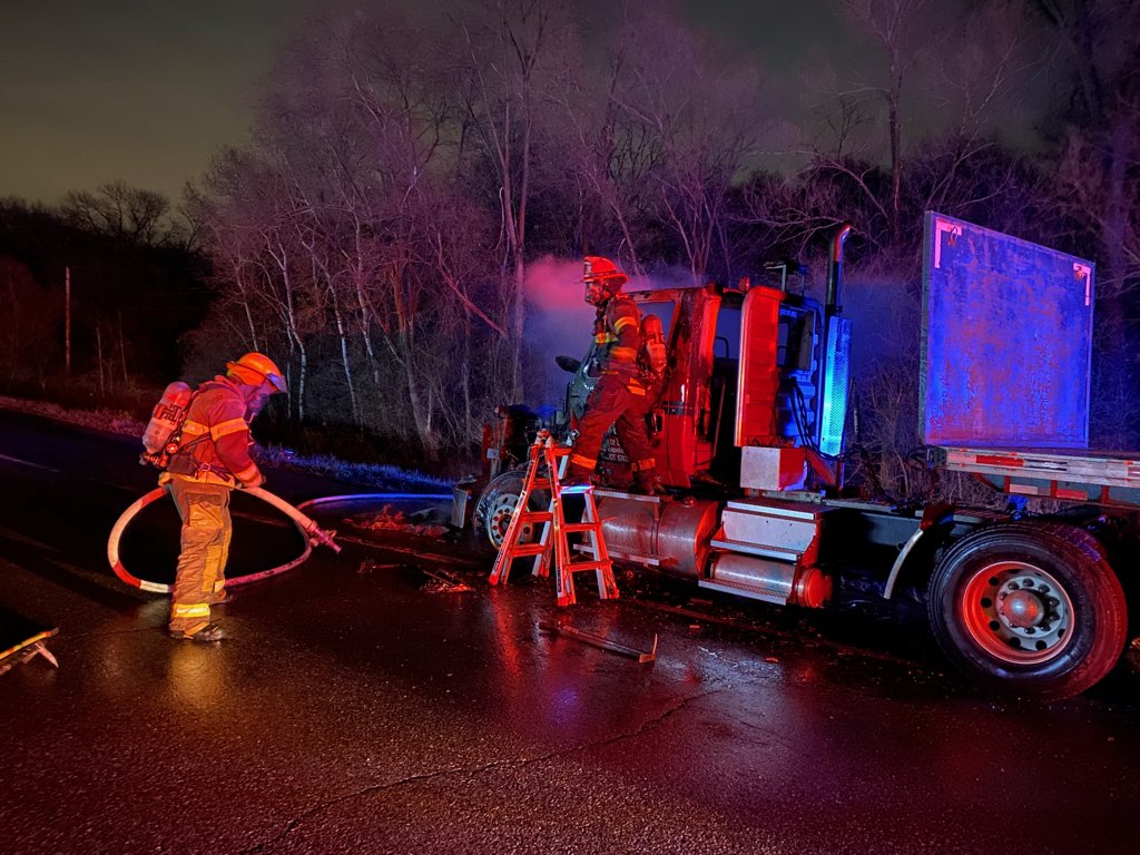 MtkaFD's tweet photo. Yesterday early morning, #MtkaFD crews responded to a semi-trailer cab on fire on Highway 7. The driver was unsuccessful in putting out the fire with an extinguisher and is safe. The trailer was not damaged and the truck was able to be towed. https://t.co/xnfteSeCEv
