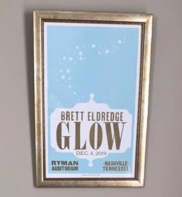 GoofyRyder's tweet photo. @bretteldredge I have been searching for this poster for a year. I lost mine at @theryman that night and can’t find another anywhere. It’s from the December 4 Glow show. Pic below is not mine, just used as reference. Are there any more anywhere? @_Team_Brett https://t.co/xcPqbUgFzH