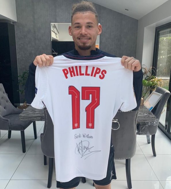 ⭐️ Win this signed shirt from <a href="/Kalvinphillips/">Kalvin Phillips</a> ⭐️ 

Get 4 free entries! All proceeds go to food bank at The Holbeck, run by <a href="/SlungLow/">SlungLow</a>. All you have to do is...

Retweet 🔄
Like this post ✅
Follow👥

To enter directly visit leedsthat.com/donate 

#lufc