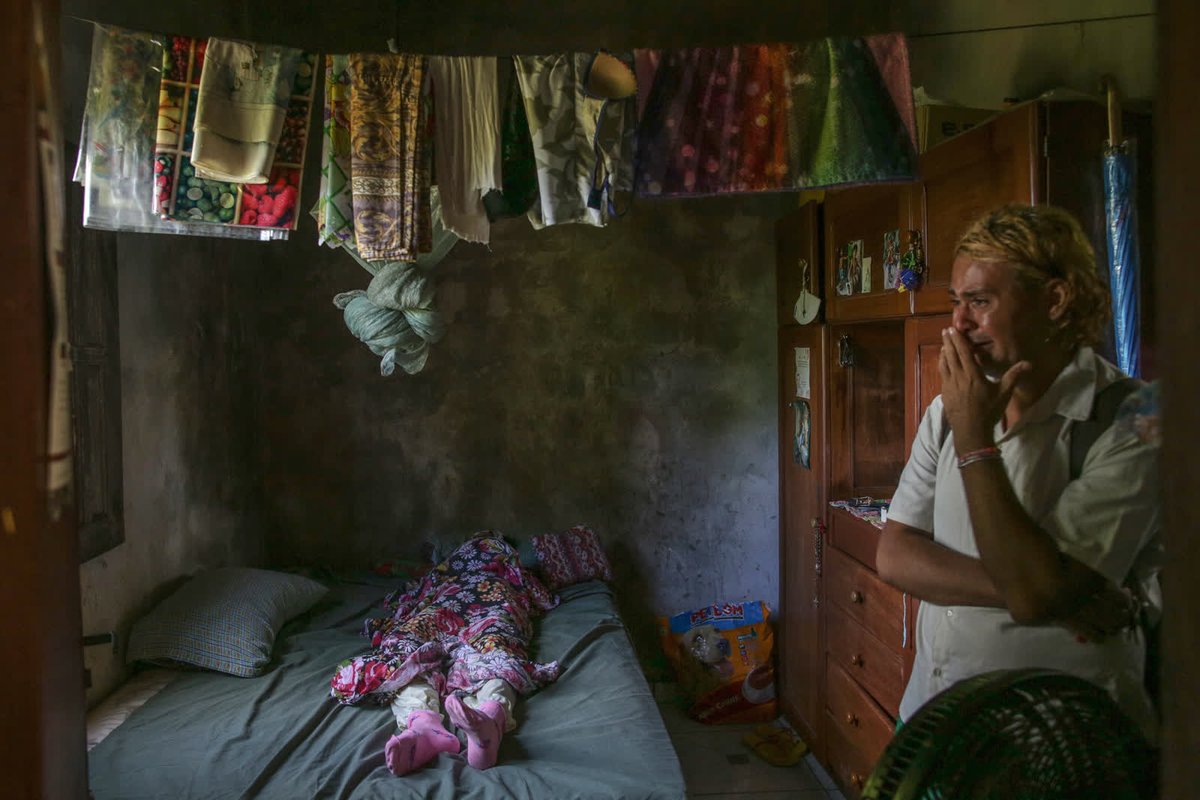 - May 24 -A man waits for his aunt’s body to be collected in Manaus, Brazil. The coronavirus was surging in the country, the hardest-hit in Latin America.  https://cnn.it/3lXJBdf 