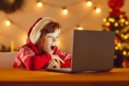 SpanishWorkshop's tweet photo. Ho, Ho, Ho! Happy Holidays from everyone here! https://t.co/by4AxBPjSI https://t.co/Vmosaaz5MB