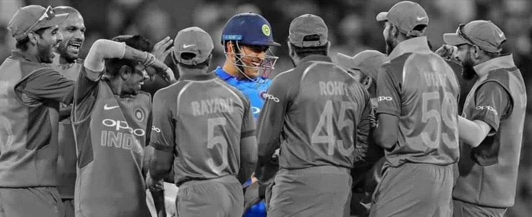 mansii_g's tweet photo. Dec 23... 16 years ago, a long haired guy with unorthodox playing style, made his debut in @BCCI with fierce eyes to achieve his dreams...❣️#16yearsofDhonism 
 #16YearsOfIconicDhoni 
#MSDhoni 
#MSD 
#16YearsofMSDhoni https://t.co/9FEgjrUihu