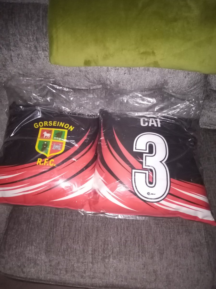 U12sRfc's tweet photo. 🔥🔥 A massive thank you to Paul and all his excellent staff at @PictonSports for the kids cushions, professional service by a professional company, why look anywhere else, merry Xmas Paul from all at @U12sRfc. https://t.co/Lef0Y9rbme
