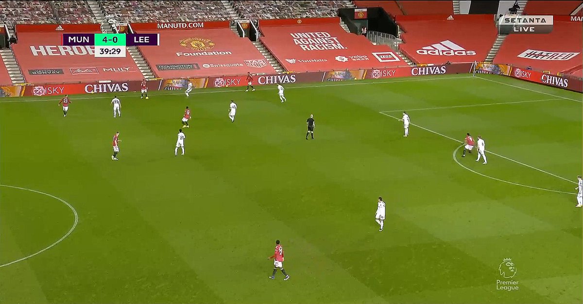 Here, we can see one of his tendencies which is to play this over-the-top pass from a deeper left position to either Rashford (mostly) or Martial. The benefit of this is that he is often in a lot of space which increases his precision hence 4/6 being incisive passes.