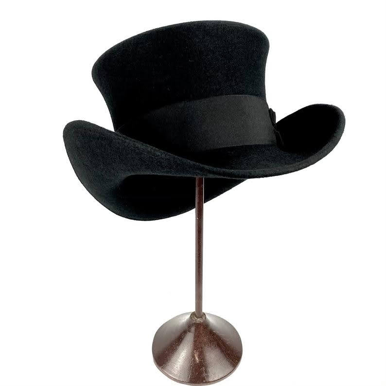 ConwyR's tweet photo. My hatter in Spain made one of these hats for me last week. It's on it's way somewhere. https://t.co/ix2fmX15pz