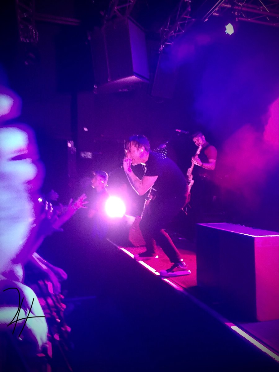 cherry_sparrow's tweet photo. Challenge accepted, although I barely spend time taking pictures during your shows @BillyTalentBand #BTBooks I guess these where from Zurich https://t.co/mvhwIB6HTl