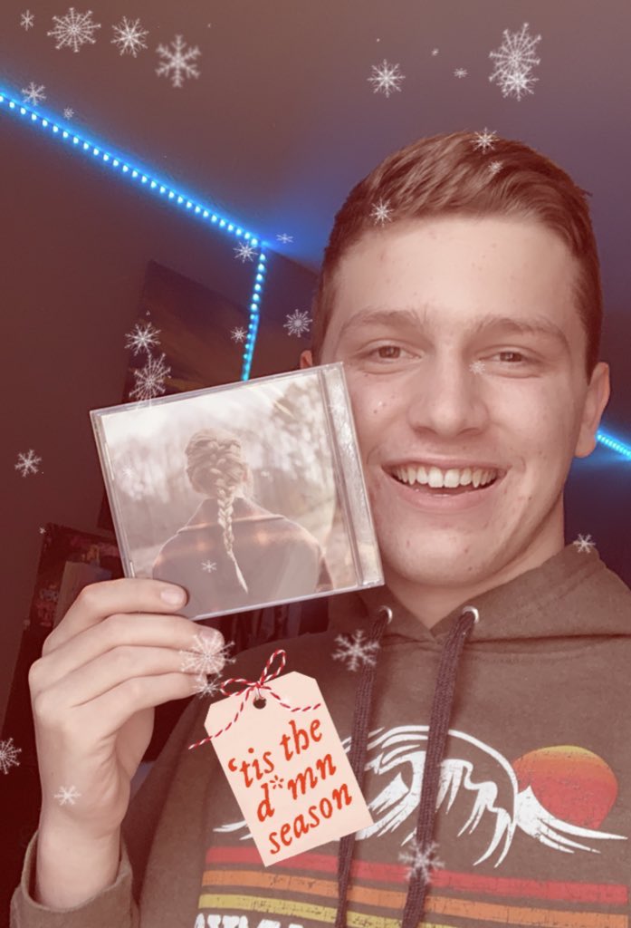 benstafford100's tweet photo. @taylornation13 I’m so happy i was able to pick up evermore this week! I love this album so so much!✨✨✨✨
#evermorealbum   #TisTheDamnSeason   #evermoreattarget @taylorswift13 @taylornation13 https://t.co/WJzycgJyFI