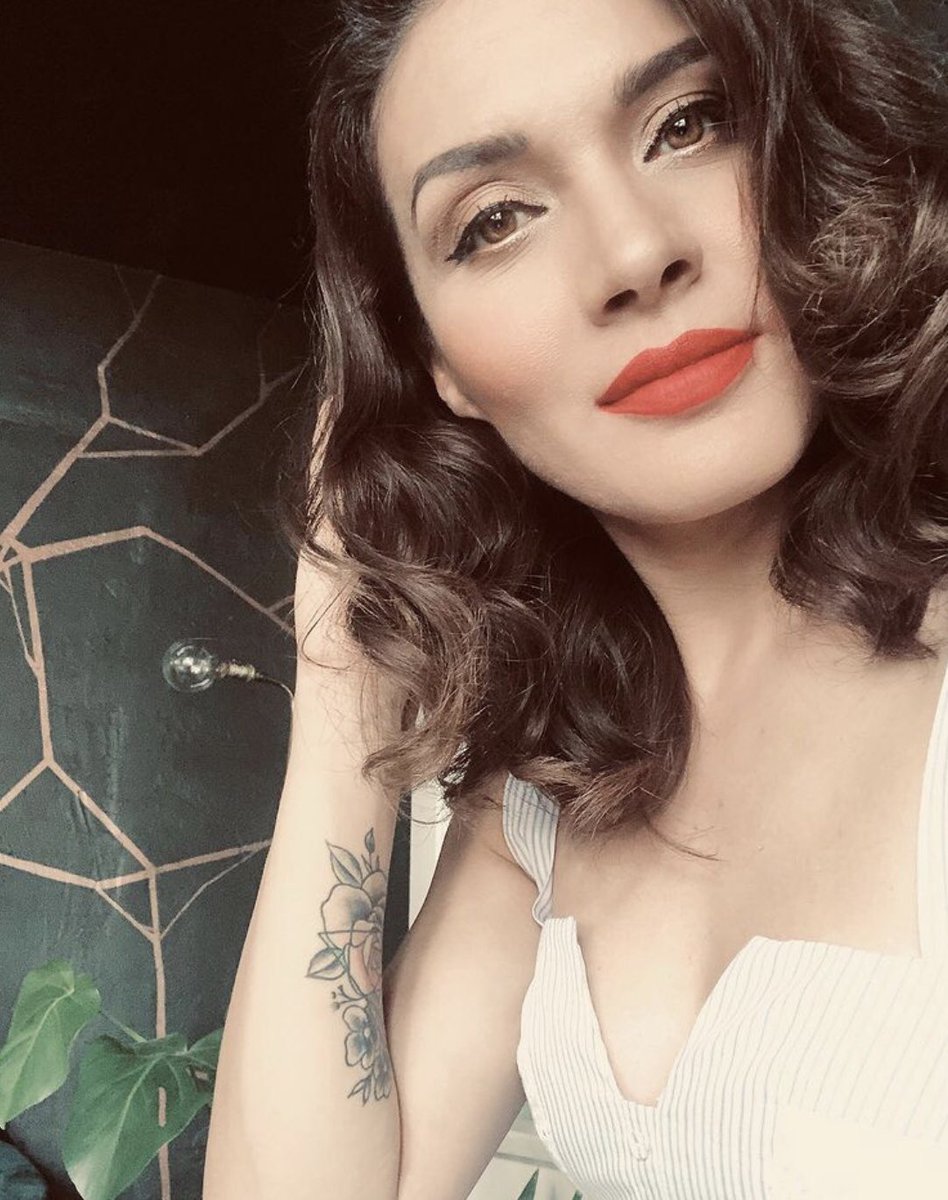 #FelizCumpleaños <a href="/LauraCaroMusic/">Laura Caro</a> 🎂🥳