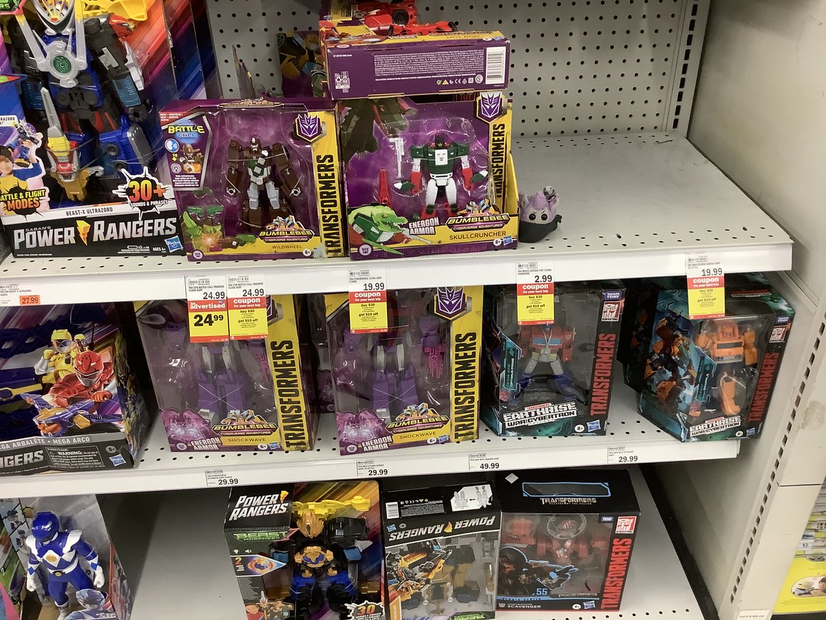 Transfan2's tweet photo. @JesseWittenrich @NightShiningPR
Puggle IDW Galvatron: Main Street Hamilton Ohio Meijerβs Neat TF Section(s)-Status as of Tues.12/22/2020 Including #TransformersEarthrise+#Doublecrosser!|#PGLTFs #PIGTFFinds #TF2Pics #PugglesTalk #Transformers #Cyberverse #PIGTFSections|2οΈβ£ https://t.co/5wNa3z0gq4