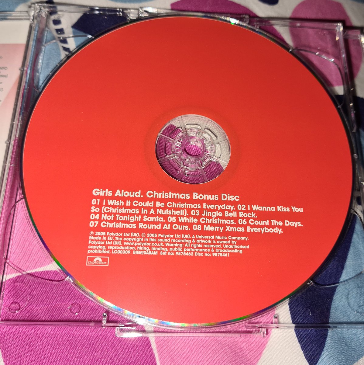 RLeBonTennant's tweet photo. Thought I'd share a thread showing off my 2 CD deluxe edition of Chemistry by Girls Aloud. Here's the front cover, tracklisting on the back for both discs & what both CD's look like. ๐๐๐ฅณ๐๐๐๐
#GirlsAloud #Chemistry #2CDEdition https://t.co/iTj2wQfzCF
