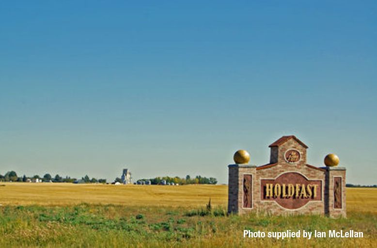 Congrats to Ian McLellan from #Holdfast SK, our first Community Challenge winner. Ian’s words on farming as a lifestyle and how #InVigor helped enhance it were inspiring. So is his idea of putting the $5000 prize towards the community greenspace. #InVigorCommunity #WestCdnAg