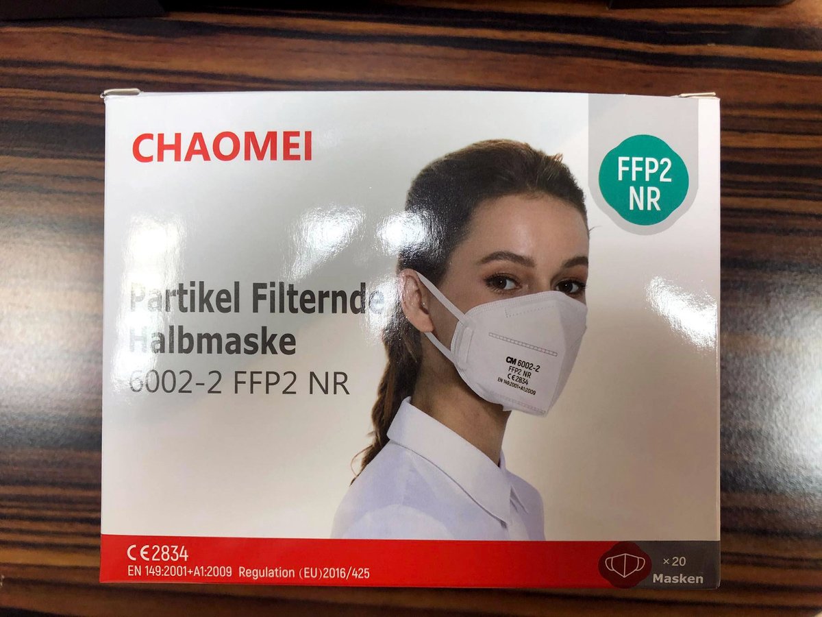 ApothekeAdhoc's tweet photo. Ein #Lobbyverband, der bei der Gesetzgebung mitmischt und über eigene Wirtschaftsunternehmen mitverdient? Die #ABDA-Tochter #Avoxa vertreibt #FFP2-Masken. Kurz bevor die Maskenaktion des #BMG bekannt wurde, hat sie für das Angebot getrommelt. @ABDA_Berlin https://t.co/CHuP0amTn3 https://t.co/wv5H2zNFmK