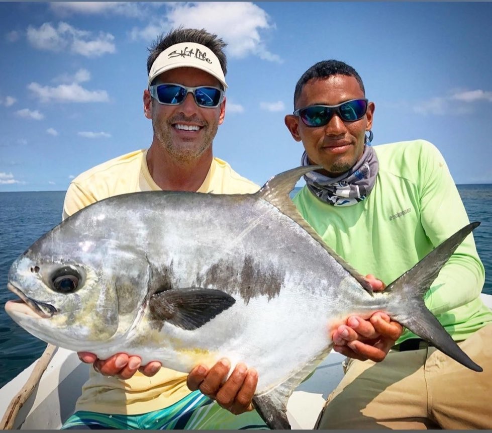 UnchartedWtrsTV's tweet photo. Permit in #roatan with the @RealSaltLife crew. This one inhaled a sliver of fresh lobster 🦞! I learn new tricks everywhere I go! Thanks for all the help guys! @invincibleboats @fishing_chaos @MercuryMarine @BassProShops @LivingstonLures @CitizenWatchUS @YETICoolers #fishing https://t.co/XWH3H5rLn5
