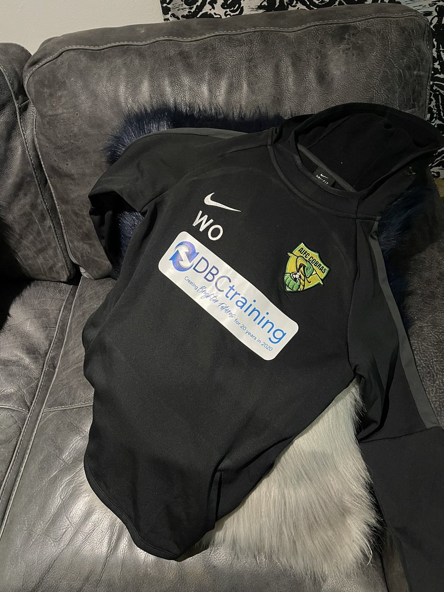 Derbybusco's tweet photo. Part of our 20th Birthday celebrations included #20pledges of which one was to help in our #Community. What better way than to sponsor @ashoverjuniors under 10’s for their winter hoodies. #grassrootsfootball #DreamBig https://t.co/zEUHeLrtXR