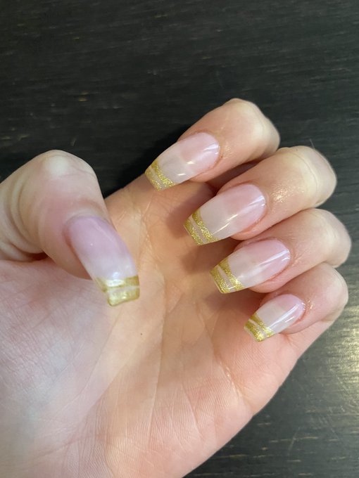 Hype up these nails bc idk how i feel about them lol https://t.co/Z2is7P8mBp