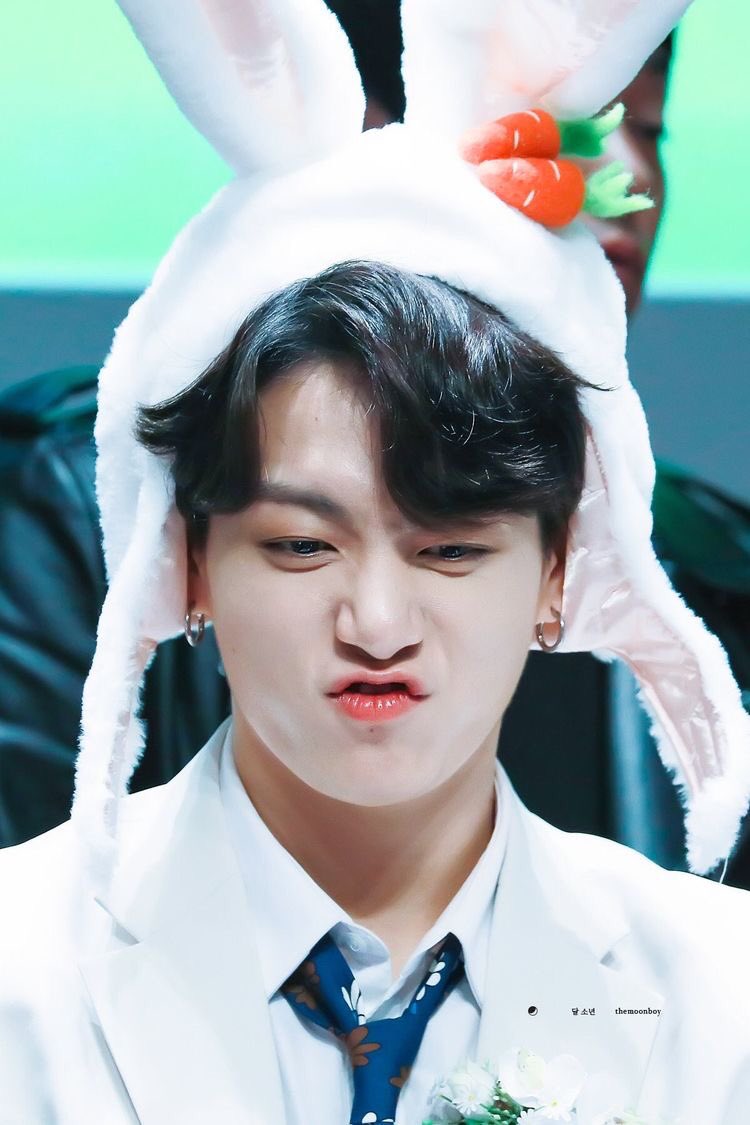 Jungkook looking the cutest in head wear-A thread;