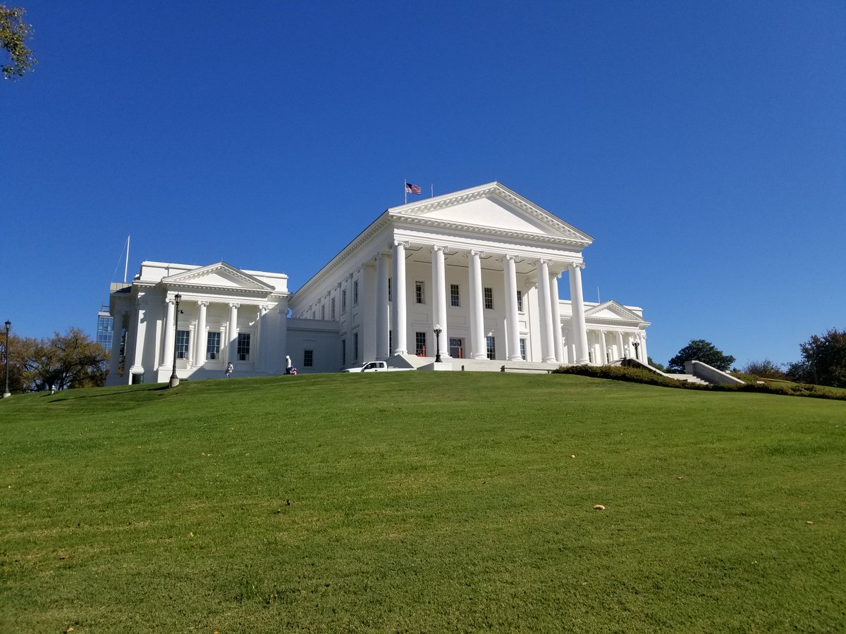 When Washington DC was founded, Thomas Jefferson, who was the architect of the Capitol of Virginia sought to establish Roman Classicism as the style for government buildings.This was to emphasize both the Republican form of government as well as the ideal of virtue.5/