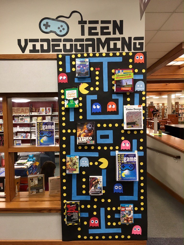 This librarian went ALL OUT on this display! How cool 🤩📚
