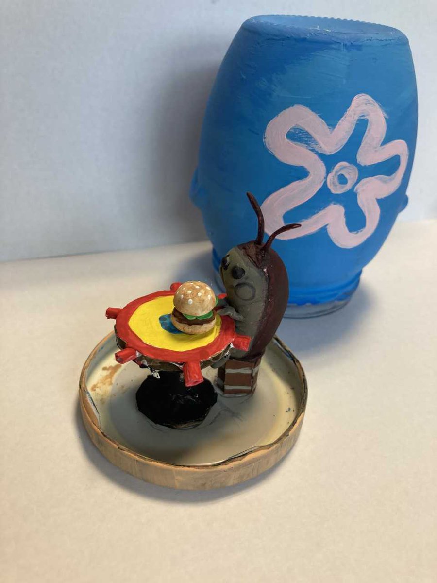 BBPArtandMusic's tweet photo. The MS Art Club is hosting a "Jam Jar Contest." After 25 jam jars were donated to the art club, Mrs. Burns challenged the students to see who could create a work of art using a jar. The first contestant's entry is attached! Way to go!
#JWYMS #BBPSchools #VisualArts #creativity https://t.co/QHM9PCe903