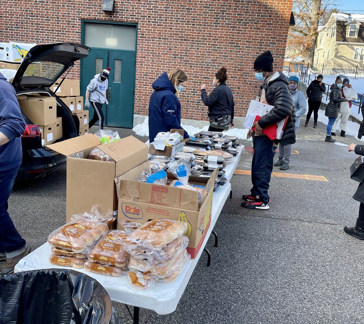 jjchittick's tweet photo. A HUGE THANK YOU to our community partners for a successful holiday food &amp; toy drive. We appreciate all of your support during these difficult times!!♥️ https://t.co/oe5q43oTjC