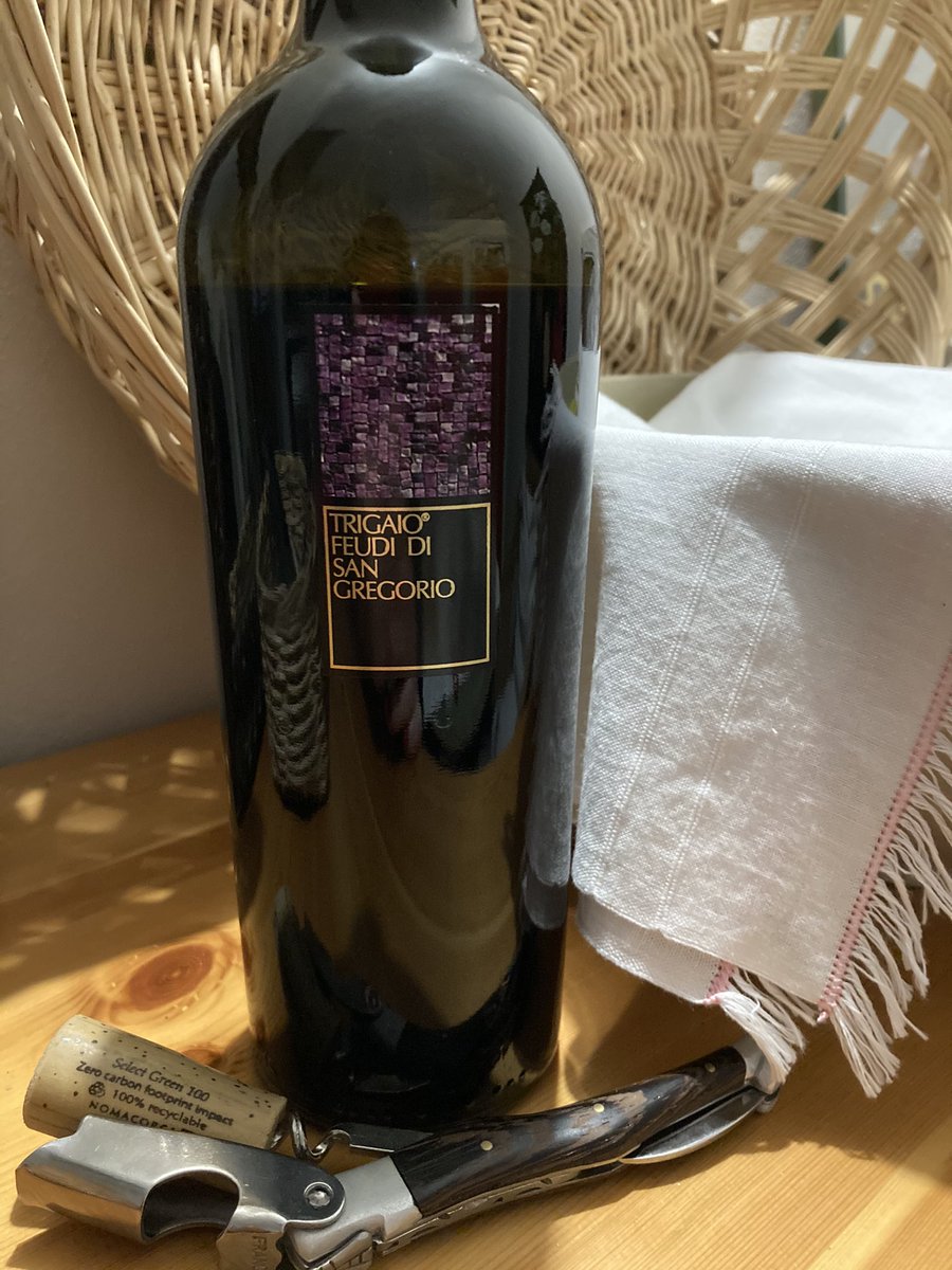 LAmericana's tweet photo. “Aglianico, cultivated here since the days of Pliny the Elder.” — Starting the Christmas season with Feudi di SanGregorio’s, Trigaio (2018) Sorbo Serpico AV — #StillLifeWithSaints #GhostsofItaly #vino https://t.co/doZ2Bz3lpJ