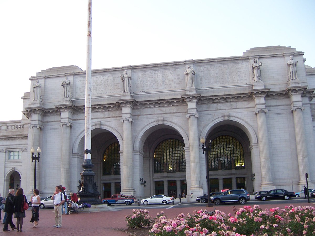 This plan was ENTIRELY classical and guided the design of Natural History MuseumDepartment of Agriculture BuildingUnion Stationthe Supreme CourtHouse and Senate BuildingsNational Gallery of ArtLincoln MemorialJefferson MemorialFederal Triangle9/