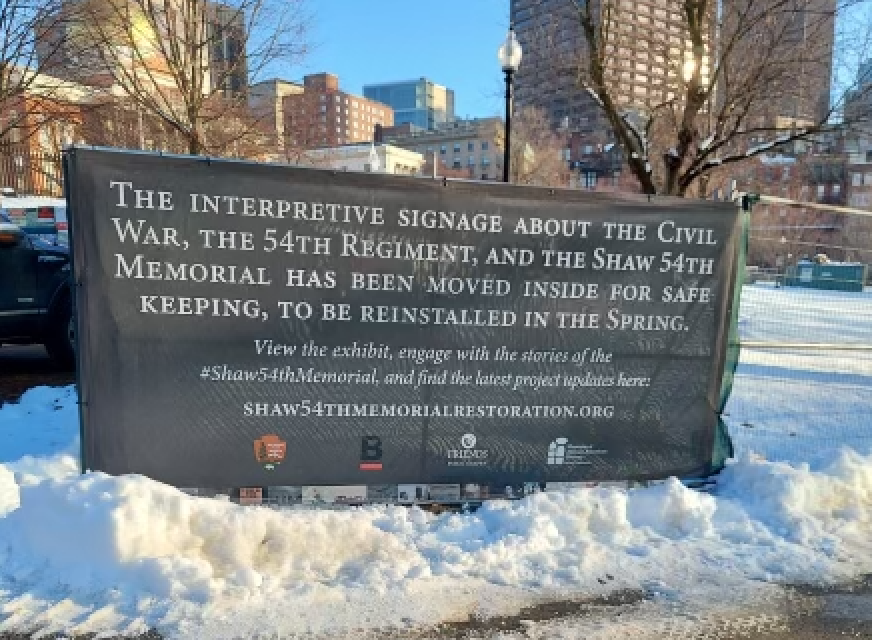 FOPG's tweet photo. The #Shaw54thRegimentMemorial signage installation was removed awhile ago, the winter winds and snow proved too much. The #Partnership just put up new signs letting everyone know the entire 900' exhibit will return in the spring. @BostonParksDept @BOAFNPS @MAAHMuseum @VDialogue https://t.co/9cEQA1S0pC
