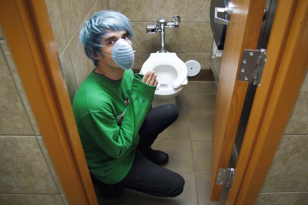 Awsten knight with toilets - a thread for  @telephonelftv because she was talking about making one but never did