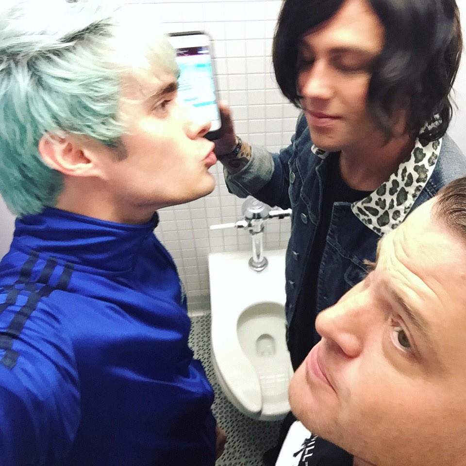 Awsten knight with toilets - a thread for  @telephonelftv because she was talking about making one but never did