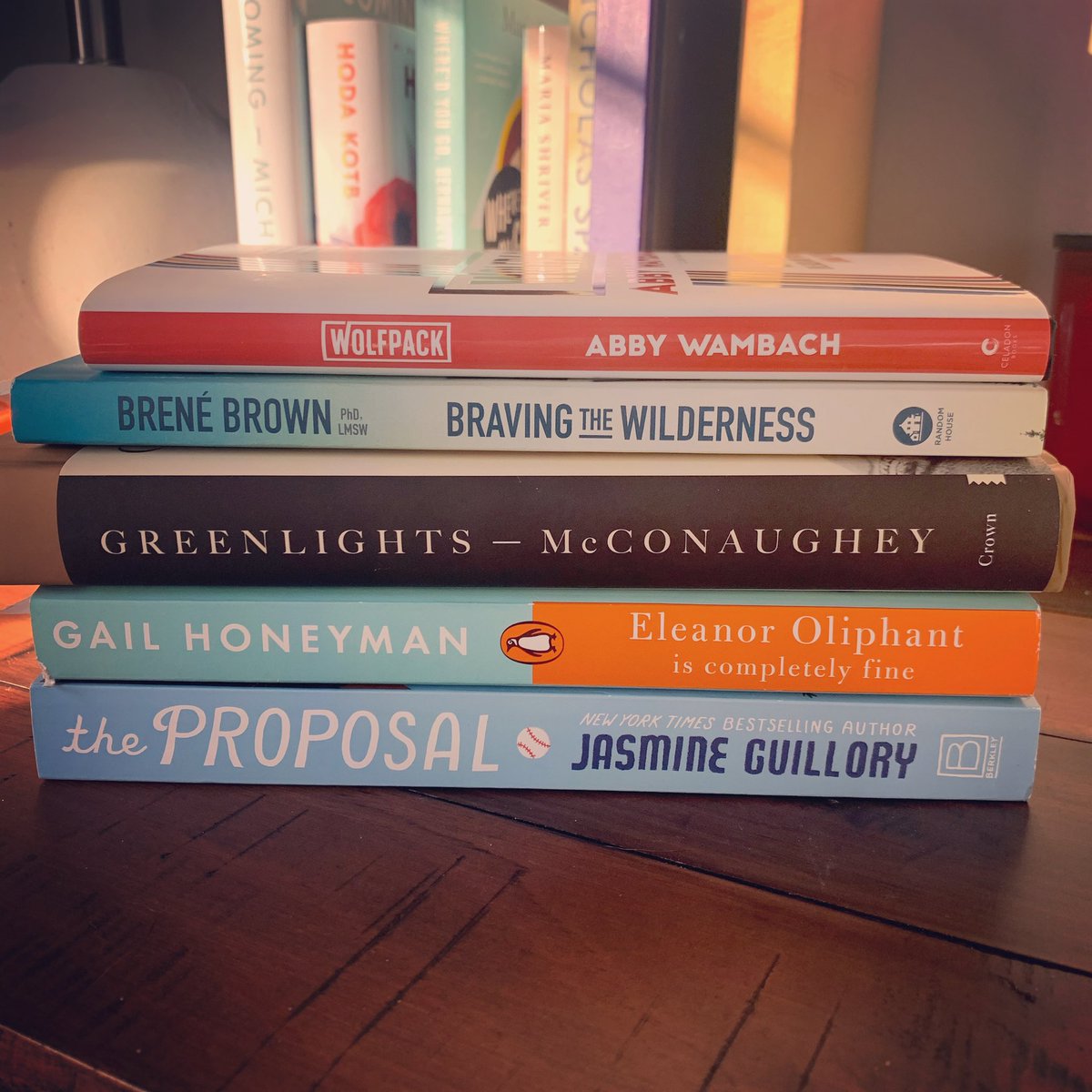 FlaxJessica's tweet photo. Current line up! A mix of research and reading!
Fiction I pay attention to
1. The plot line.
2. The details.
Nonfiction I collect data
1. Are there descriptors that apply to my characters?
2. How can I apply their advice to my character is facing? 
#audaciouslywritten https://t.co/SZAQCy28tC