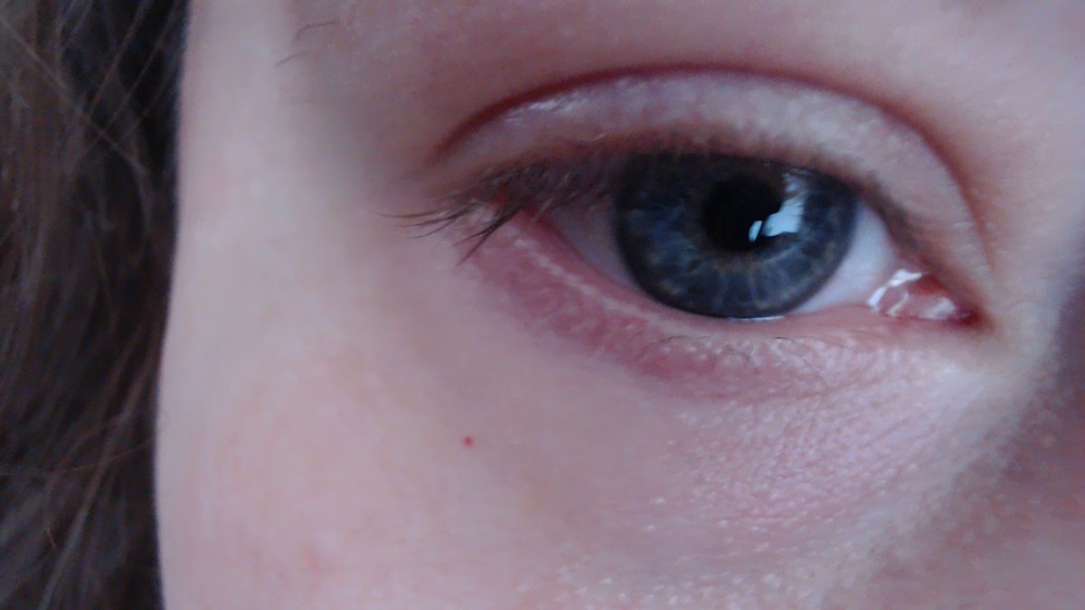 GaleMeadows801's tweet image. #Silver specks of starlight
Shine in her lonely eyes
Tumultuous ocean
The storm wages within
His voice calms the chaos #MusePrompt