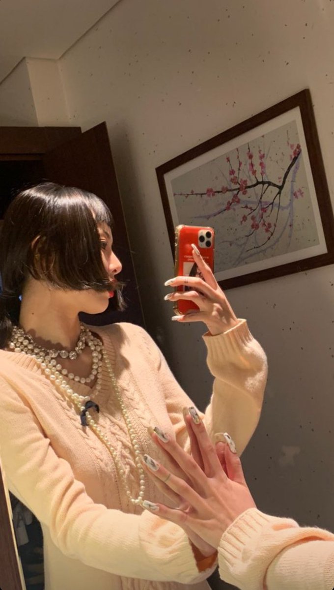 —Publica en sus historias de Instagram una foto antes de salir de casa para el evento del pino en la villa—