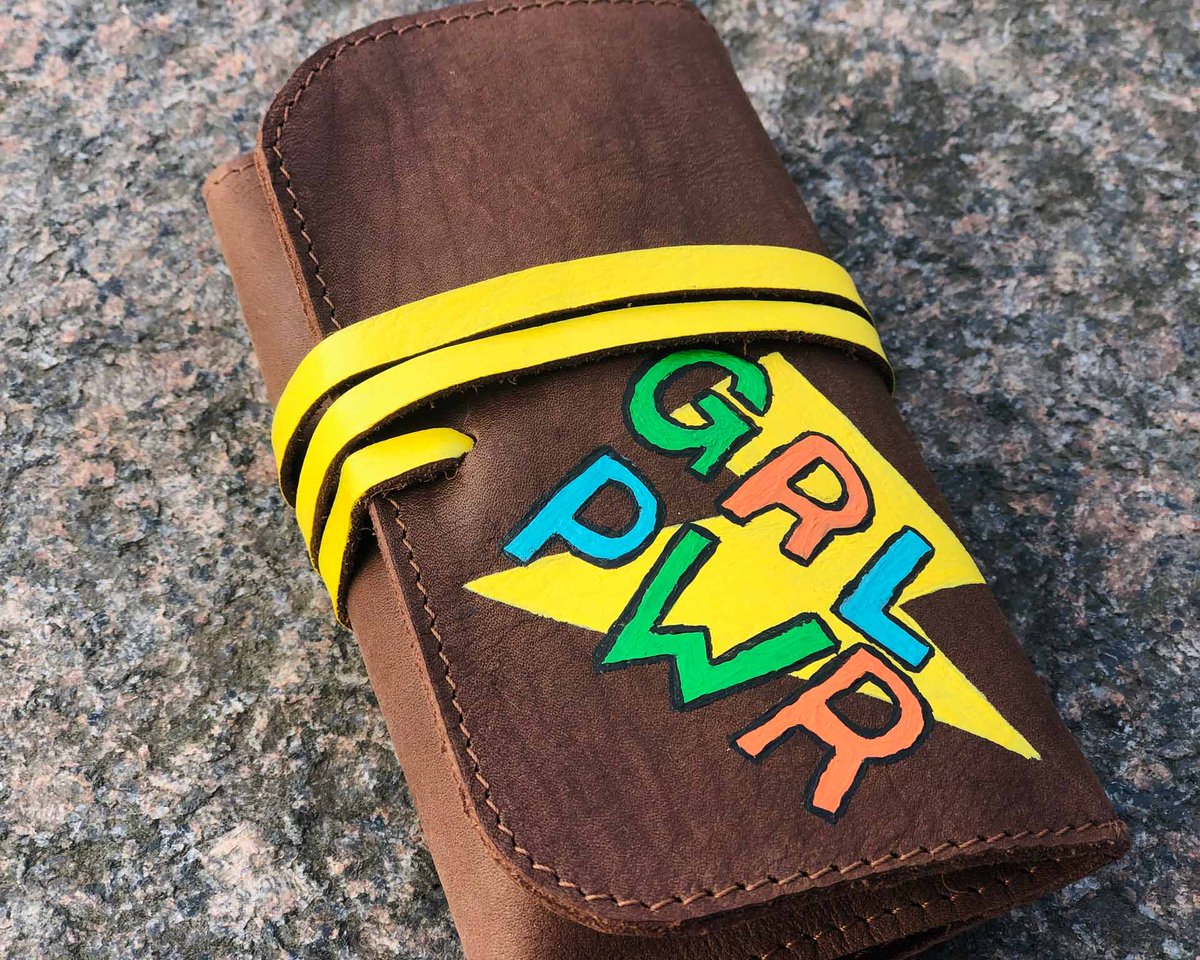 elf_bread's tweet photo. One of our favorite things here at Elf Bread is to collaborate with other artists. Through the years, we have had some fantastic collaborations. 

#elfbread #handmade #unisex #handbags #tobaccopouch #wallet https://t.co/GYstCd5uxK