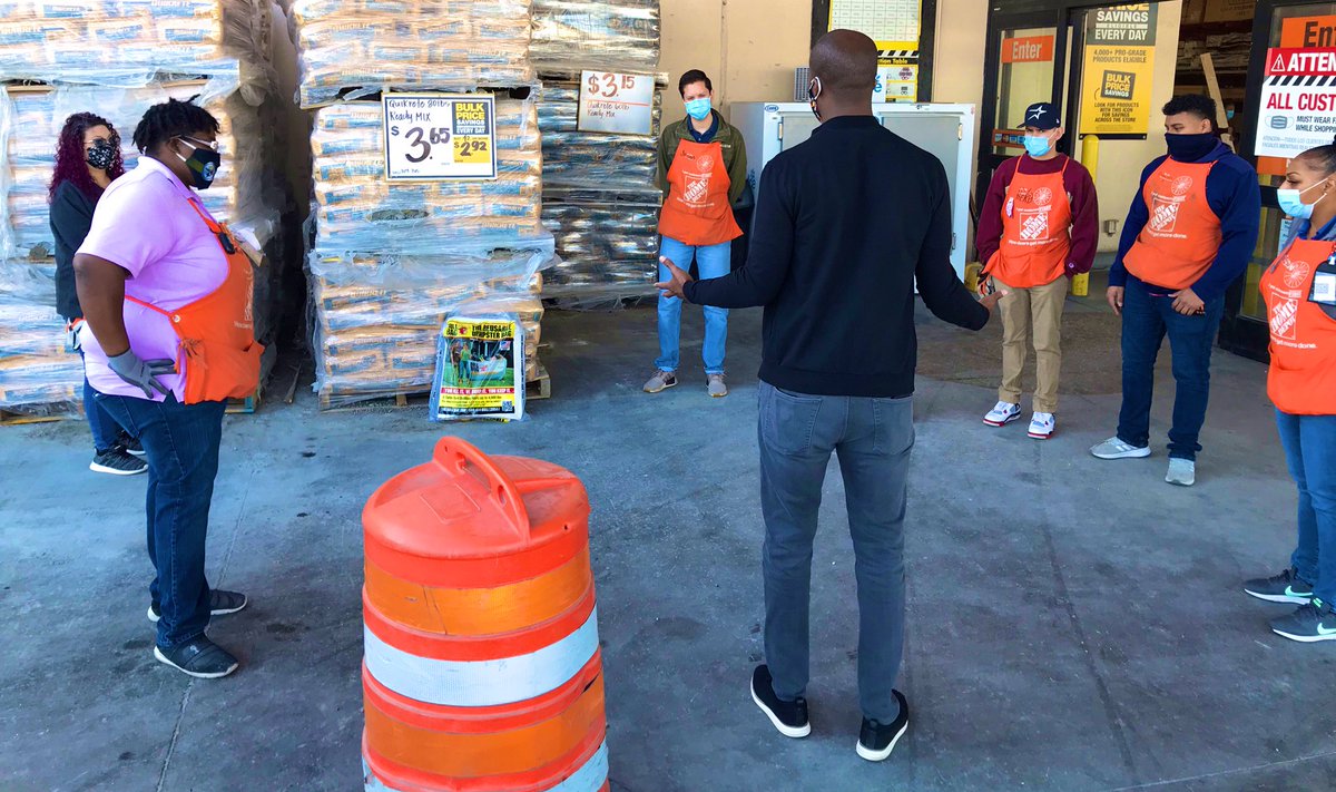 JennyBarnardFES's tweet photo. Thank you Marcus from #bullbag. He came in today #hd0569 and gave a PK. to Pro, Tool Rental, Millworks Flooring and Lumber. Very knowledgeable.
@jma8306 @TXLuisMartinez @BradDouglas0569 @AmberHaley1216 https://t.co/nt22QVkOu0