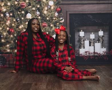 Kissable_K's tweet photo. Yep I’ll still hold her like a baby #HappyHolidays🎅🏾🎄 https://t.co/1G8SGskkFb