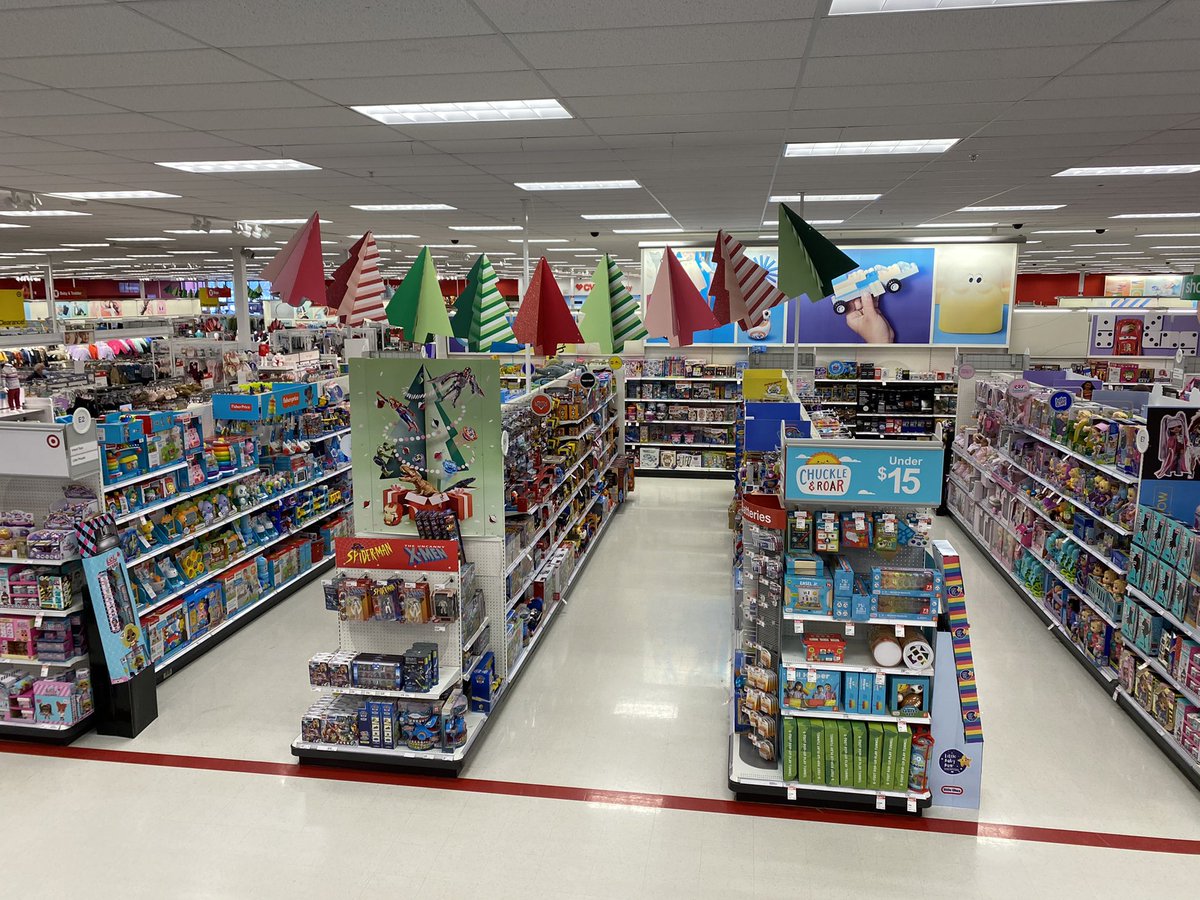 TargetCurran's tweet image. Duana and her team continue to impress this Q4.... Leading the way with a strong comp and solid zone! 🎉🎁 #T2729