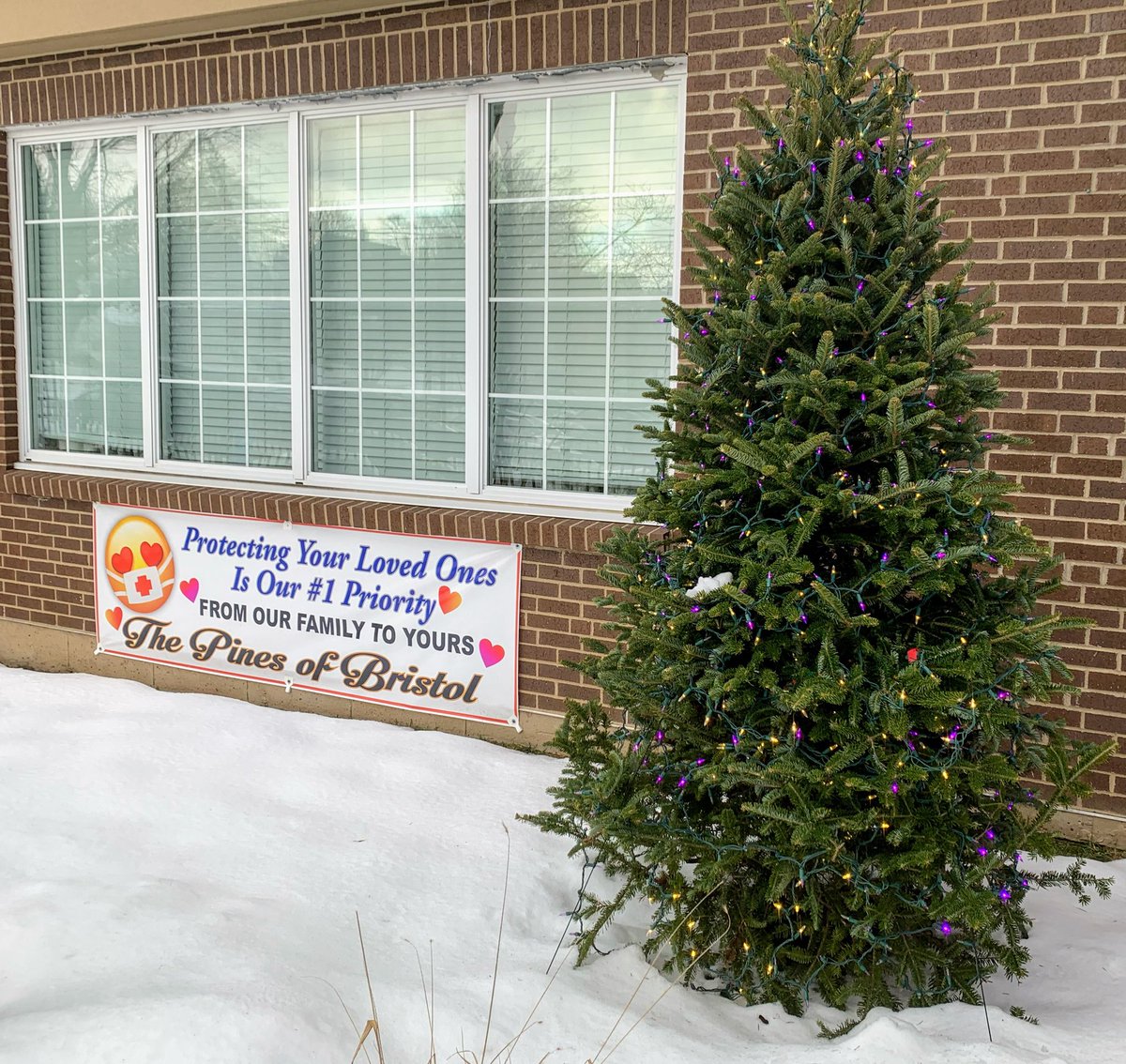BCHSmagistra's tweet photo. Just dropped off @BCHSInterAct1 club’s 100s of handmade holiday cards & origami cranes for residents at The Pines. Shout out to Mia Giantonio who personally made 100 cards! Happy holidays to all 🎄 @BCHSprincipal @MrBroderickBCHS #BCHSInterAct #ServiceAboveSelf @BristolRotary https://t.co/6sqhqkzMyS