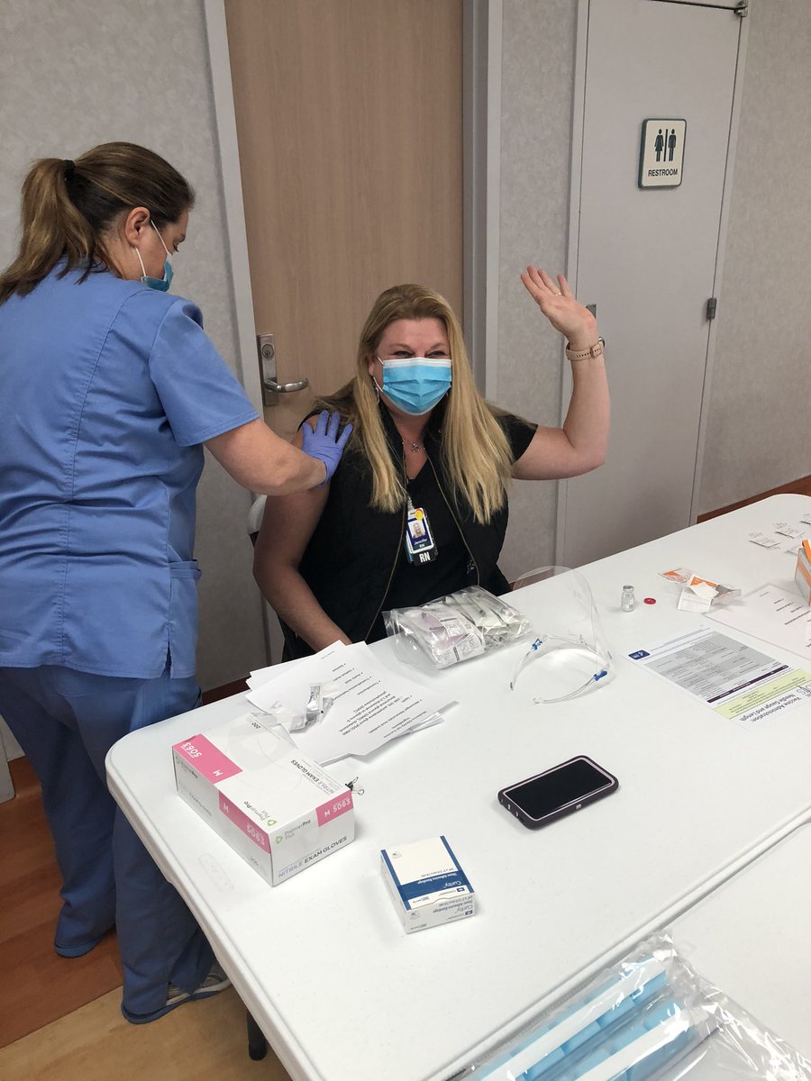 MedCenterHealth's tweet image. The COVID-19 vaccine has officially been delivered to The Medical Center at Franklin. Annette Runyon was there to accept the delivery and Jennifer Link, ED nurse, and Dr. Flowers were one of the first two to receive the first dose. #beginningoftheend