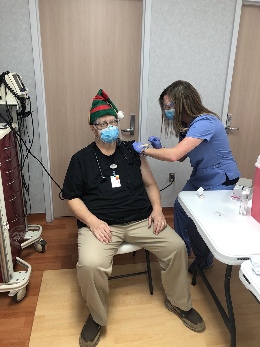 MedCenterHealth's tweet image. The COVID-19 vaccine has officially been delivered to The Medical Center at Franklin. Annette Runyon was there to accept the delivery and Jennifer Link, ED nurse, and Dr. Flowers were one of the first two to receive the first dose. #beginningoftheend