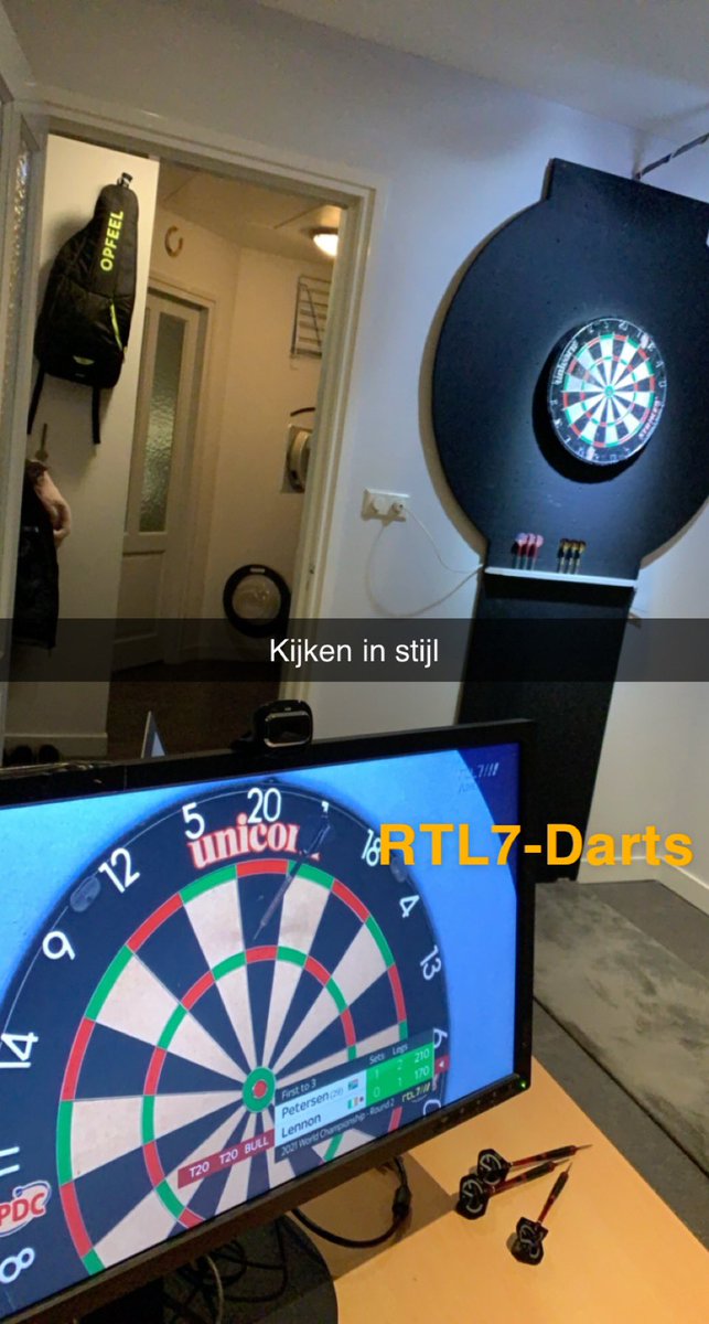 Kijken in stijl #oefenenopdedubbels zie ik net 😅 #rtl7darts #PDCWorldChampionship