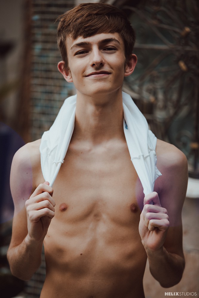 HelixSFW's tweet photo. Helix Latest | Aaron Roberts Photoshoot by Aj Ford 📸 💦 #AaronRoberts #AjFord #twink #photoshoot #HelixLatest 

Visit Helix Studios to See More! 👉🏼 https://t.co/86XXltQzcX https://t.co/E1VCKCeyHF