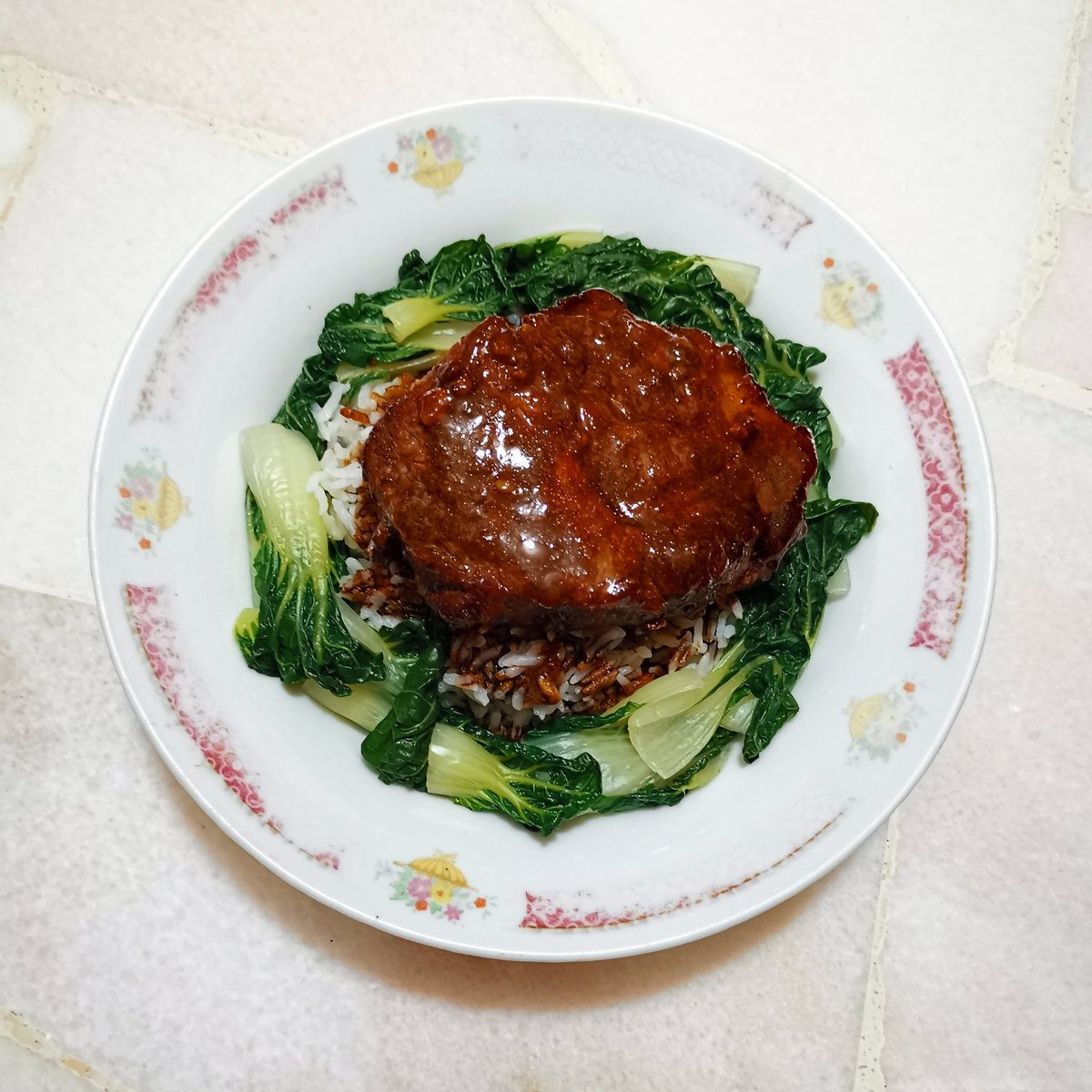 EllaJarvis21's tweet photo. Homemade Char Siu (Roast Pork)
#roast #pork #charsiu #chashu #charsiew #ketodiet #dinner #healthy #fitness #lifestyle #coffee #tea #homemade #StayAtHome #eatathome #abendessen #AsianFood #easyrecipes #chef #organic #叉燒 #家常菜 #料理写真 #チャーシュー #おいしい #저녁식사 https://t.co/XYDVSu0DnC