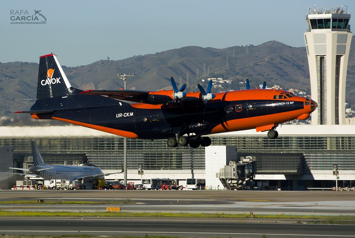 rafagarnav's tweet photo. Preciosa salida de este An-12 de la compañía Cavok desde el aeropuerto de Málaga con destino Bratislava. #An12 #Cavokairlines #aeropuertodemálaga #málagaairport #avgeek #avgeeks #airplanes #airplanelovers https://t.co/OyIB9KL8Qi