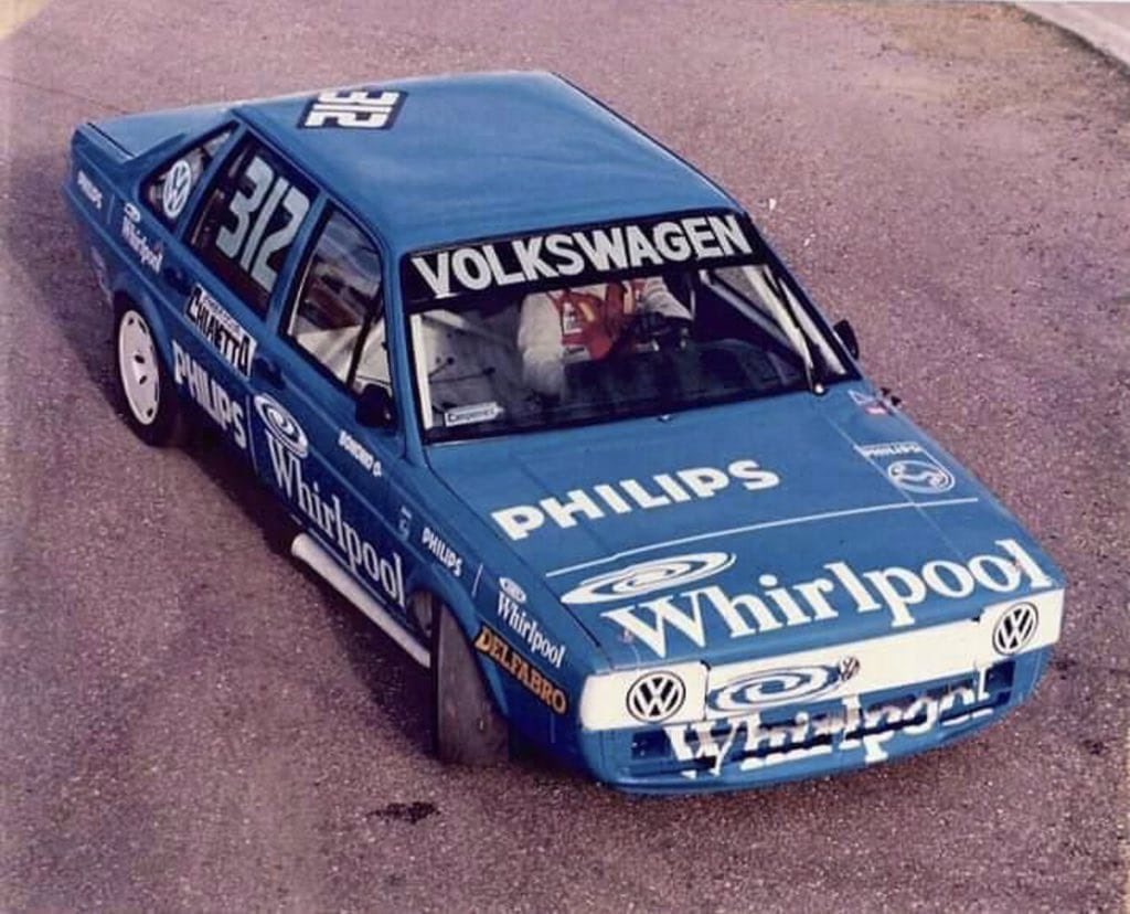 sebastianelias4's tweet photo. De 22:00 a 23:00 por a.m. 830 en los especiales de #EntreRuedasYCaminos cerramos el #2020 con la visita del piloto omar Darío Bonomo  #Automovilismo #Carreras #TurismoNacional #TN @pueblo830  @ERC_Radio  @prensatn  https://t.co/rnD7VUN8ky @JuanmaBonomo https://t.co/W2AFtLjtZ5
