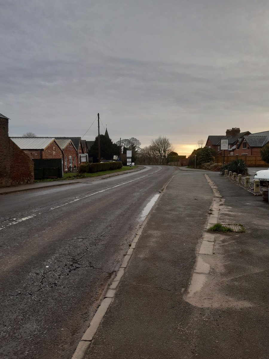 GawsChelfordPol's tweet photo. TruCam carried out on the A34 Marton mid-afternoon by PCSO Julia Short 17 Activations with the highest speed at 48mph in a 30 Not going to be a good New Year for some when the fines drop on to the mat through the letterbox #fatal5 # #keeptothelimit https://t.co/MKL4EYXP57