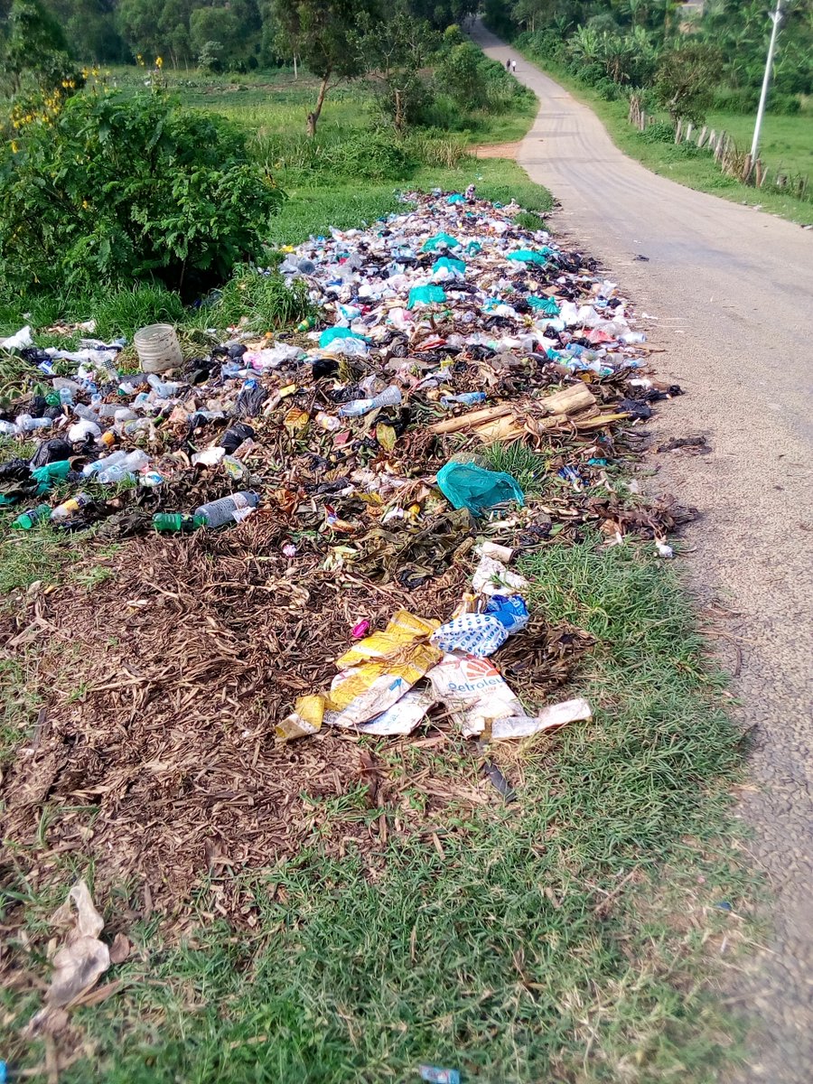 kayemba_b's tweet photo. As the population of people increases globally, the market plastic demand also increase hence increased production.This finally result into increased plastic pollution that end up in water bodies and our body systems. Let's protect our environment for a better health of our lives https://t.co/9fRxJdPDdf