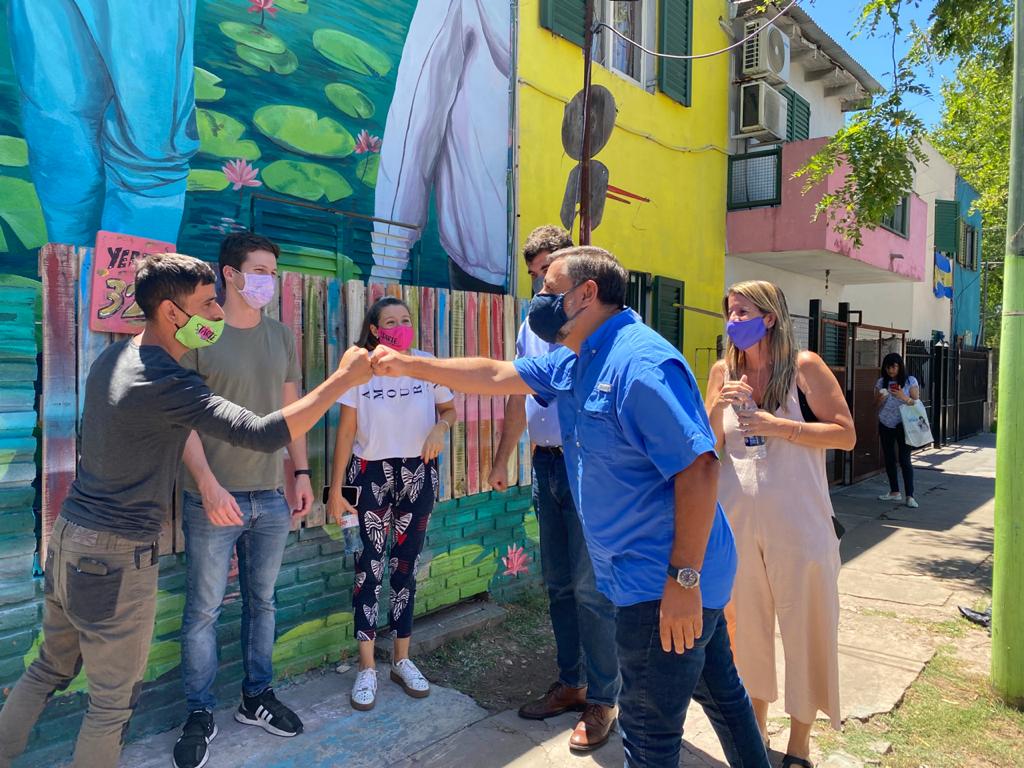 DarioOroquieta's tweet photo. Hoy con @eugenioburzaco acompañamos a los concejales del @proargentina en San Isidro durante la visita a #Starte. Un espacio de contención y recreación que realizan acciones inclusivas para ayudar a los jóvenes a alcanzar sus sueños y mejorar el barrio. https://t.co/3qJQXphVBA